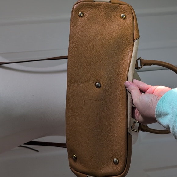 Vintage MCM Cream Leather Two Way Crossbody Bag - Picture 4 of 12